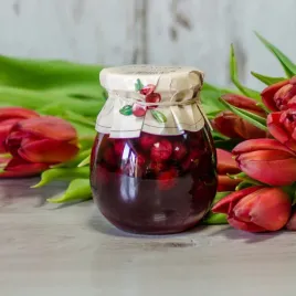 zurawina-w-syropie-naturalna-do-herbaty-prezent