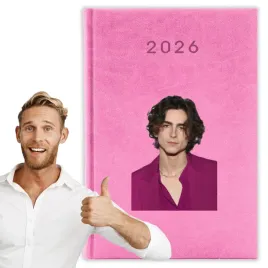 kalendarz-2026-a5-rozowy-planer-niedziele-swieta-imp-timothee-chalamet-01