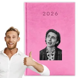 kalendarz-2026-a5-rozowy-planer-niedziele-swieta-imp-timothee-chalamet-06