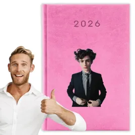 kalendarz-2026-a5-rozowy-planer-niedziele-swieta-imp-timothee-chalamet-04