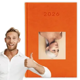kalendarz-2026-a5-pomaranczowy-planer-niedziele-swieta-ariana-grande-01