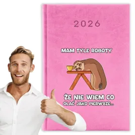 kalendarz-2026-a5-rozowy-planer-niedziele-swieta-pdm-smieszne-napisy-03