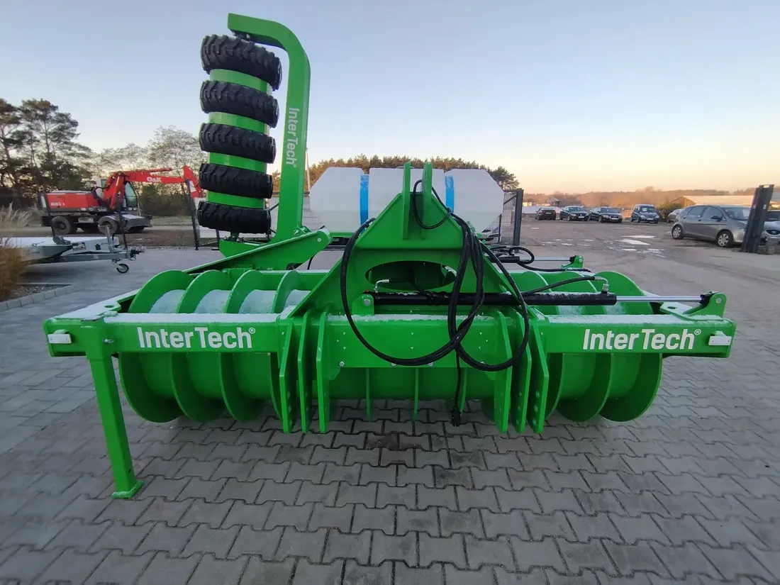 wal-pryzmowy-inter-tech-30m-stan-nowy
