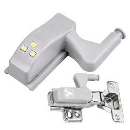 automatyczna-lampka-led-do-szafki-szafy-na-zawias-drzwiczki-biala-ciepla