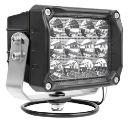 lampa-robocza-led-7000-lm-uchwyt-dolny-przewod-05m-133x107-wesem-skupiona