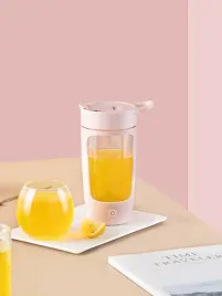 shaker-elektryczny-bidon-650ml-przenosny-rozowy