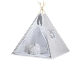 namiot-tipi-dla-dzieci-mata-poduszki-zawieszki-piora-biale-grochy
