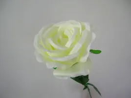 kremowa-roza-sztuczne-roze