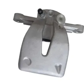 toyota-corolla-verso-2-2-d-4d-zacisk-tyl-prawy-38