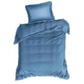 posciel-z-mikrofibry-fl-140x200-70x80-cm-niebieska-z-falbanka