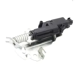 zamek-tyl-bagaznika-silownik-ford-fusion-2012