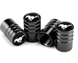 metalowe-nakretki-na-wentyle-kapturki-czarne-z-logo-ford-mustang-stylowe