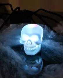 lampka-led-czaszka-68-cm-or-zmieniajace-sie-kolory
