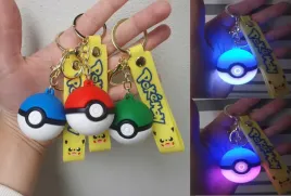 gumowy-breloczek-brelok-zawieszka-pokeball-pokemon-silikonowy-swiecacy-led