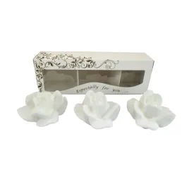 swieca-roza-stearynowa-aromat-biala-3-szt