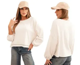 bluza-damska-z-ozdobnym-wykonczeniem-na-dole-ecru
