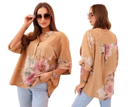 camelowa-bluzka-damska-oversize-z-bawelny-z-kwiatowym-nadrukiem
