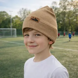 czapka-chlopieca-bawelniana-beanie-cienka-w-prazek-z-naszywka-braz-48-52