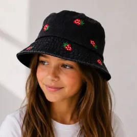kapelusz-dzieciecy-letni-bawelniany-bucket-hat-haft-truskawki-czarny-50-52