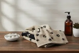 recznik-bawelniany-80x150-cm-we-love-dogs-paws-6247-93-kapielowy