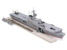okret-desantowy-jds-jmsdf-lst-4002-shimokita-model-31006-tamiya