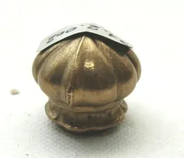koncowka-ozdobna-mosiezna-koncowka-dekoracyjna-do-lamp