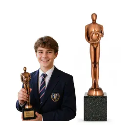 statuetka-odlewana-brazowa-zwyciezca-tabliczka-z-grawerem-gratis-or-26-cm