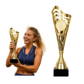 puchar-zloty-plastikowy-tabliczka-z-grawerem-i-emblemat-gratis-or-395-cm
