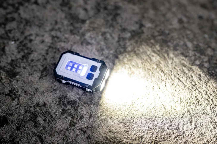 latarka-led-newell-edc-nyks-solid-biala-dlugosc-5-6-cm
