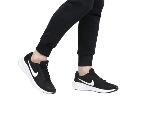 nike-revolution-7