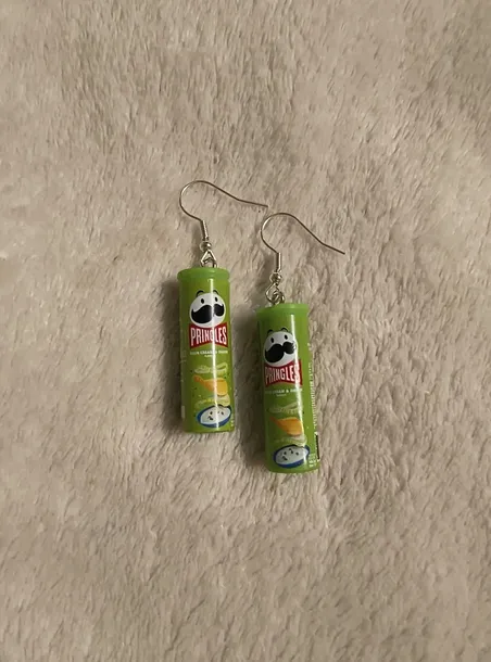 kolczyki-pudelko-pringles