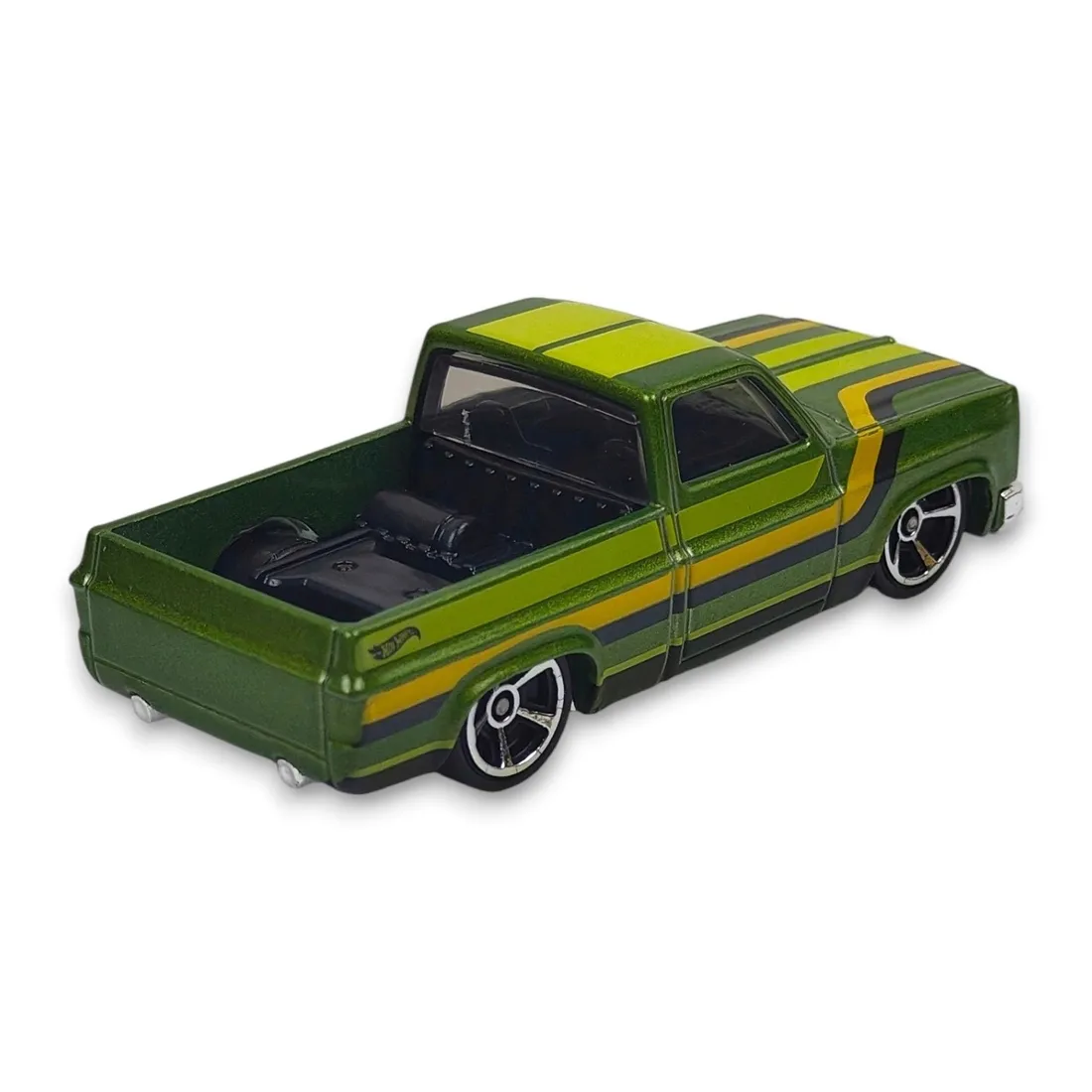 hot-wheels-83-chevy-silverado-luzak
