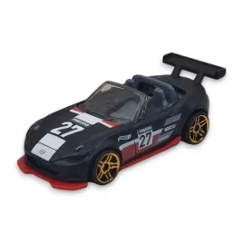 hot-wheels-15-mazda-mx-5-miata-luzak
