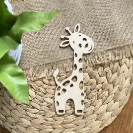 drewniana-zyrafa-dekor-wys-40-cm