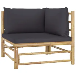 narozna-sofa-ogrodowa-z-ciemnoszarymi-poduszkami-bambusowa