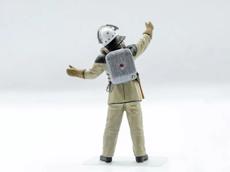 soviet-firemen-1980s-4-figures-1-35-strazacy-material-tworzywo-sztuczne