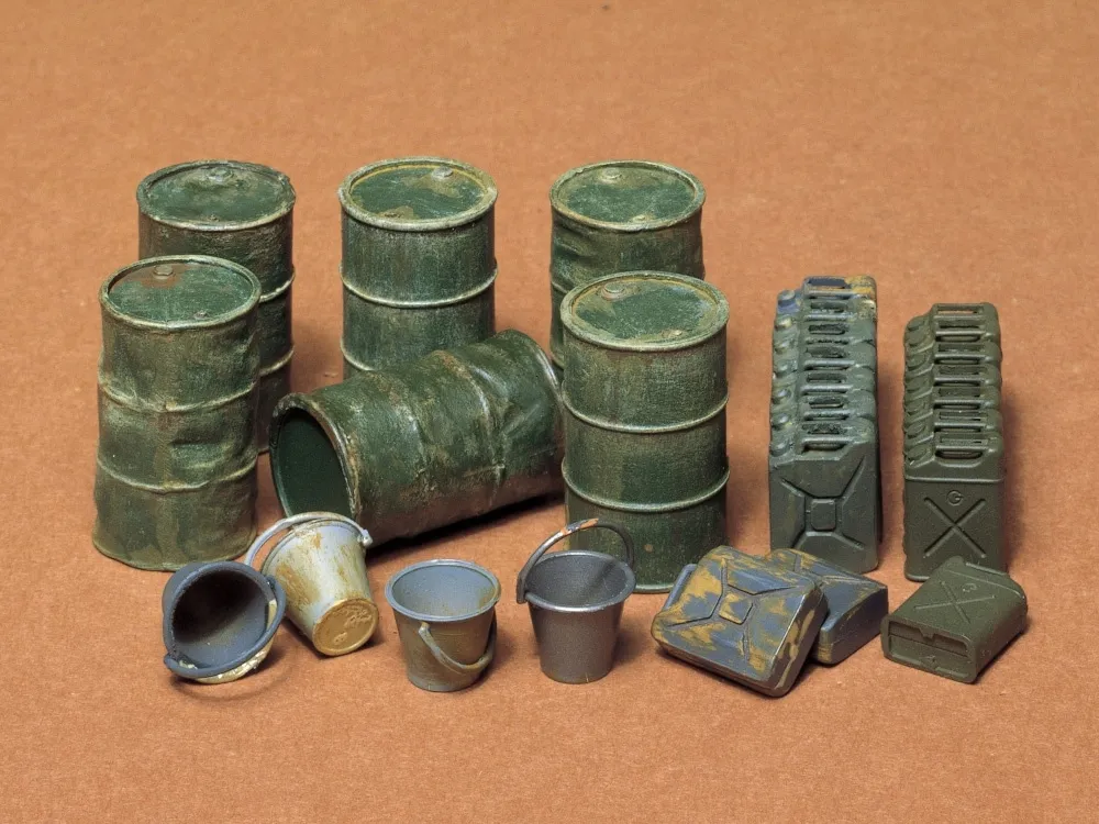 1-35-tamiya-35026-jerry-cans-set