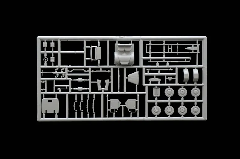 1-72-kfz-305-ambulance