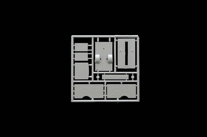 1-72-kfz-305-ambulance-marka-italeri