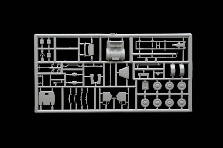 1-72-kfz-305-ambulance-marka-italeri-okres-ii-wojna-swiatowa