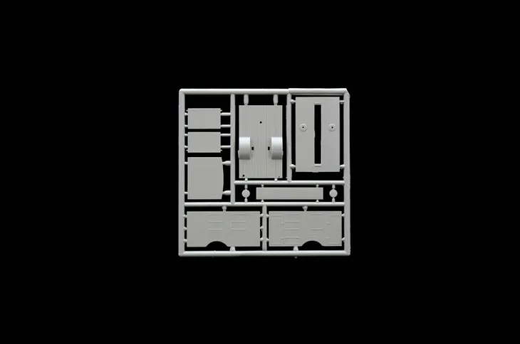 1-72-kfz-305-ambulance-marka-italeri-stan-nowy