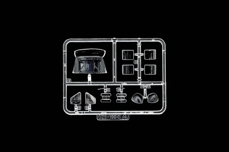 1-72-uh-60-black-hawk-night-raid-model-mi-1328