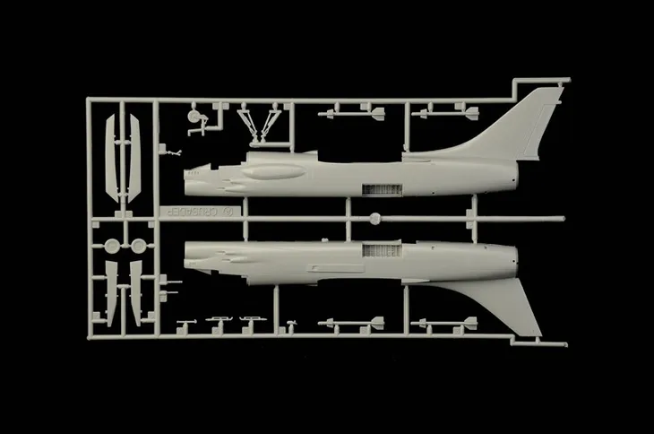 1-72-f-8e-crusader-marka-italeri-okres-po-ii-wojnie-swiatowej