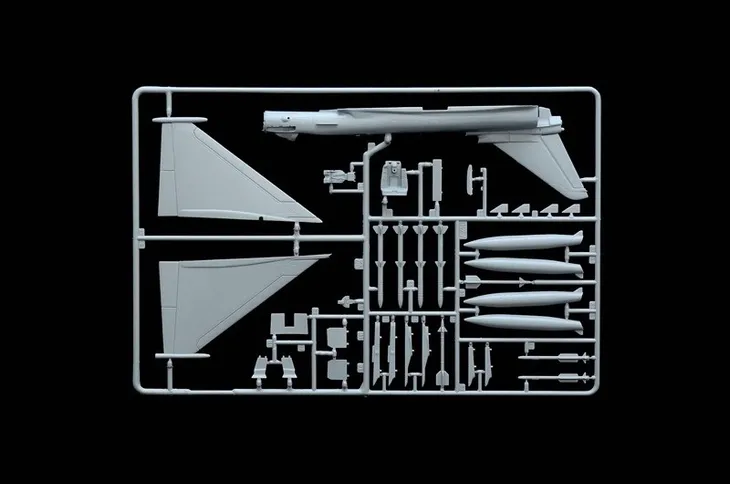 1-72-ef-2000-typhoon-single-seater-marka-italeri-stan-opakowania-oryginalne