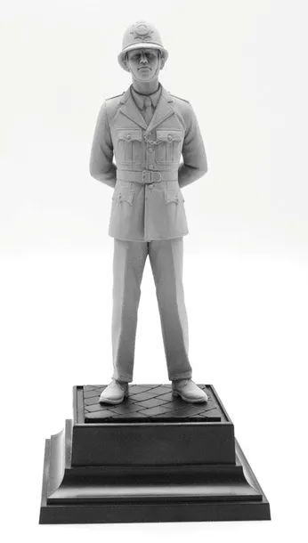 british-policeman-1-16-material-tworzywo-sztuczne