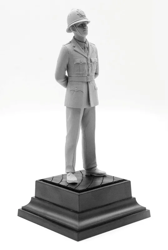 british-policeman-1-16-material-tworzywo-sztuczne