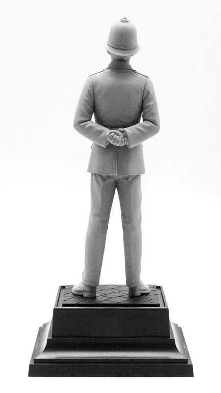 british-policeman-1-16-material-tworzywo-sztuczne