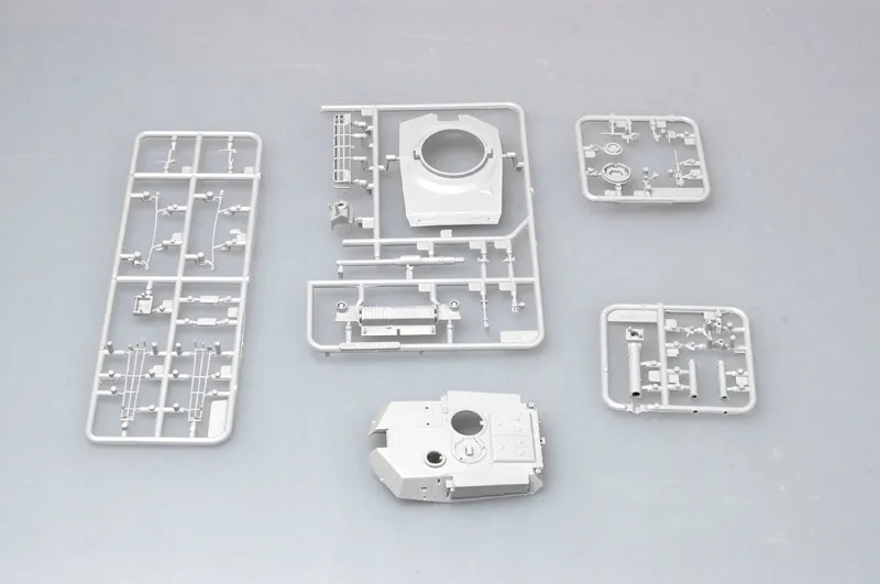 m1a1-abrams-w-mine-roller-set-1-72-marka-trumpeter