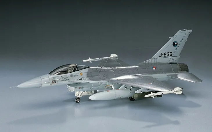 hasegawa-b01-f-16a-plus-1-72-marka-hasegawa