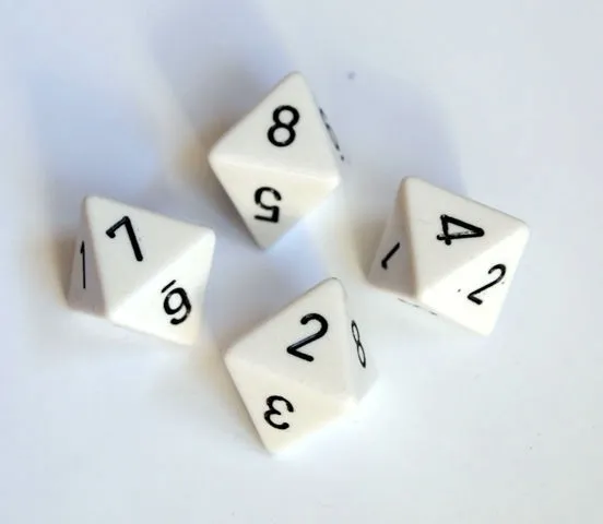 kosc-rpg-k8-kostka-do-gry-biala